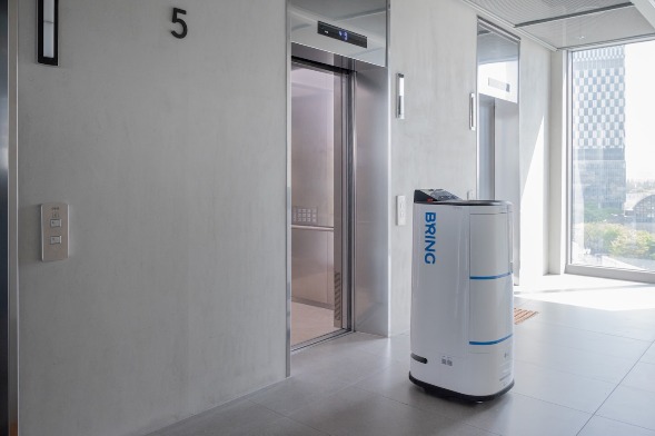 Kakao Mobility to offer robot delivery service with LG Kakao Mobility to offer robot delivery service with LG