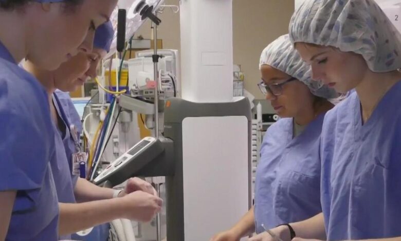 Mercy Hospital surgeon teaches high school students world of robotic surgery Mercy Hospital surgeon teaches high school students world of robotic surgery