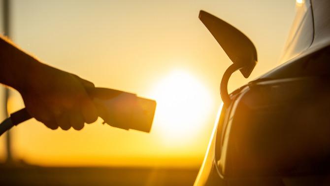 Electric Vehicle Sales Review Q1-2024 Electric Vehicle Sales Review Q1-2024