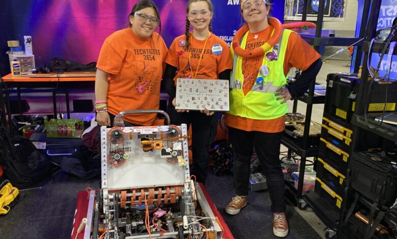Robotics championship hosts hundreds of high school students, robots in West Springfield Robotics championship hosts hundreds of high school students, robots in West Springfield