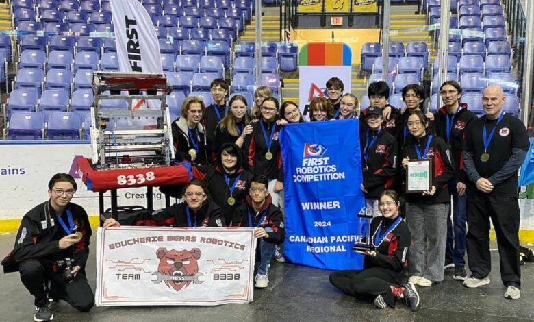 West Kelowna robotics team off to Texas for a world championship ro-battle West Kelowna robotics team off to Texas for a world championship ro-battle