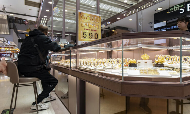 China Is Buying Gold, Sending Prices to Record Highs China Is Buying Gold, Sending Prices to Record Highs