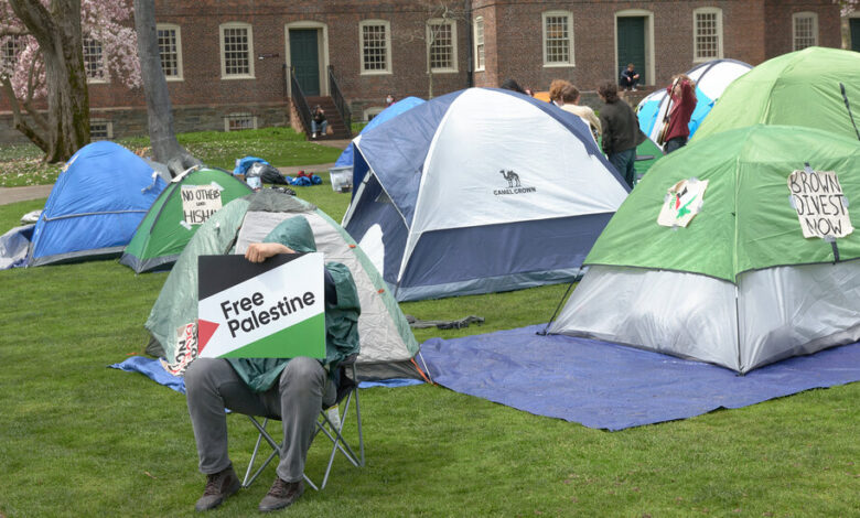 Calls to Divest From Israel Put Students and Donors on Collision Course Calls to Divest From Israel Put Students and Donors on Collision Course
