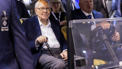 Berkshire Reports Drop in Profits but Formidable Cash Stockpile