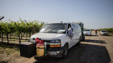 Will EV mandate block safe commutes for California farmworkers?- CalMatters