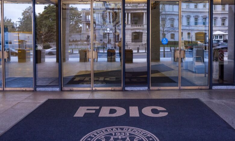 Inquiry Finds a Toxic Culture at the F.D.I.C., and Takes Aim at Its Leader Inquiry Finds a Toxic Culture at the F.D.I.C., and Takes Aim at Its Leader