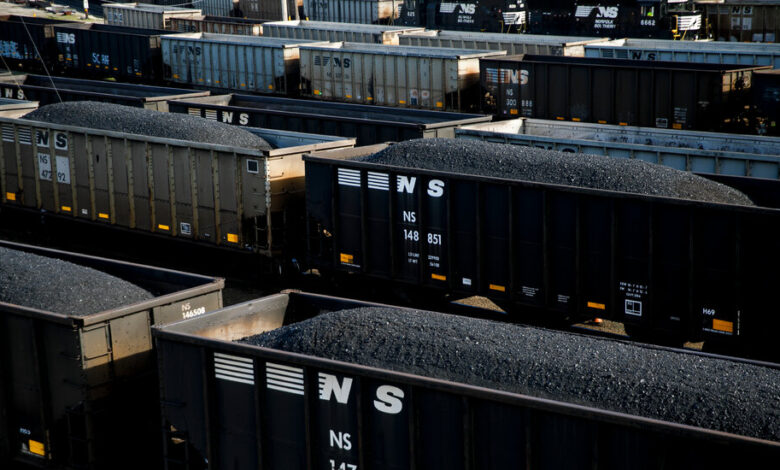 Norfolk Southern Faces Activist Investor Challenge Norfolk Southern Faces Activist Investor Challenge
