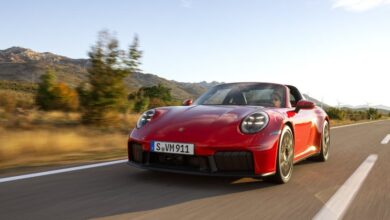 Porsche 911 hybrid sports car revealed for 4,900