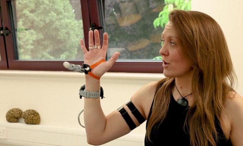 This robotic thumb is designed to help you enhance productivity at work This robotic thumb is designed to help you enhance productivity at work