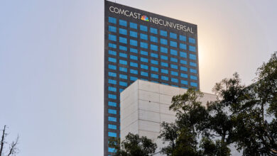 Comcast Plans Streaming Bundle With Netflix, Apple TV+