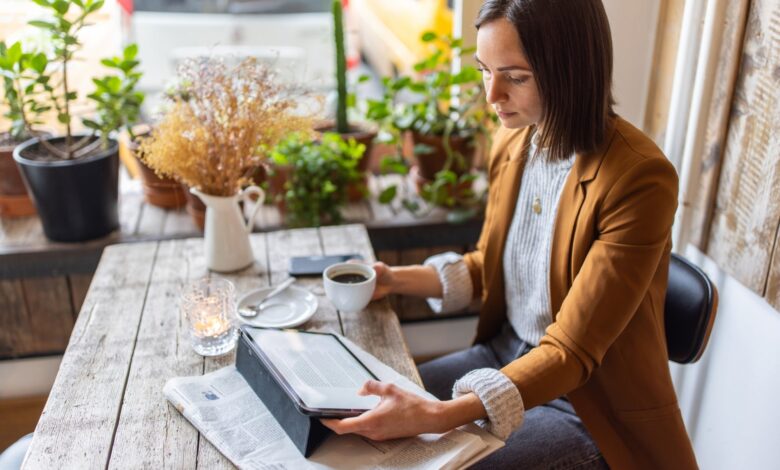 How Digital Entrepreneurship is Helping Women Shatter the Glass Ceiling How Digital Entrepreneurship is Helping Women Shatter the Glass Ceiling