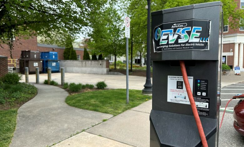 West Hartford planning for increase in electric vehicle ownership West Hartford planning for increase in electric vehicle ownership