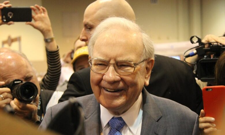 40.2% of Warren Buffett’s 2 Billion Portfolio Is Invested in 2 Artificial Intelligence (AI) Stocks 40.2% of Warren Buffett’s 2 Billion Portfolio Is Invested in 2 Artificial Intelligence (AI) Stocks