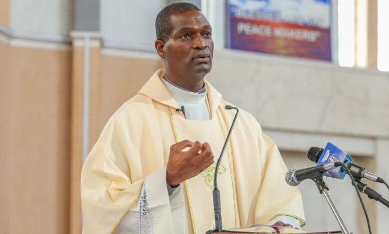 Priest on World Communications Day 2024 Priest on World Communications Day 2024