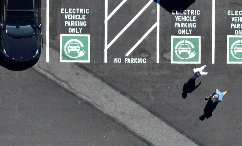 Electric Vehicle Charging Stations Across the US Electric Vehicle Charging Stations Across the US