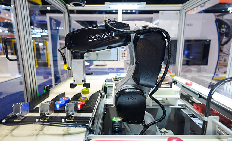 Comau changes with robotics market, adds focus on software and new applications Comau changes with robotics market, adds focus on software and new applications