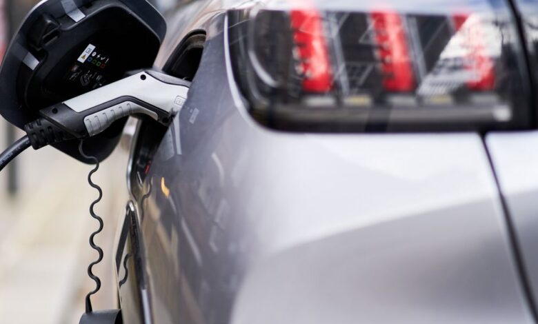 Drivers remain hesitant of electric cars amid price and range concerns Drivers remain hesitant of electric cars amid price and range concerns