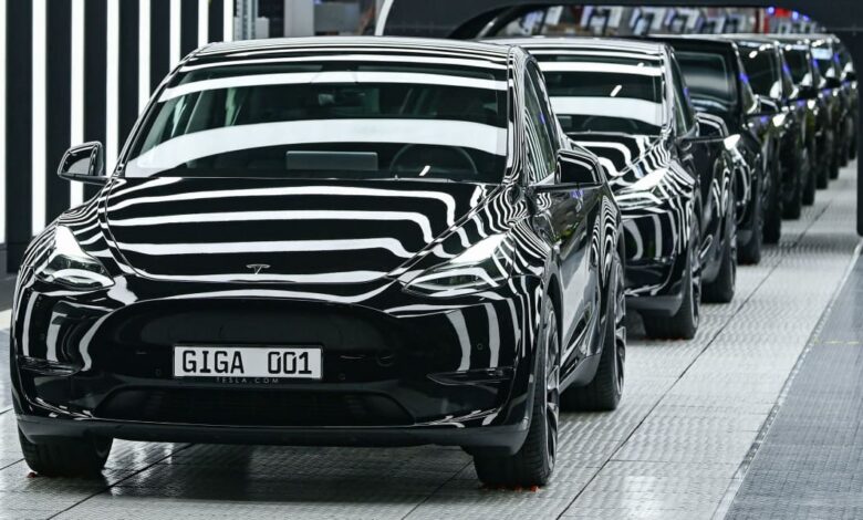 Tesla, EVs Have a Trump Problem. It’s Fixable.