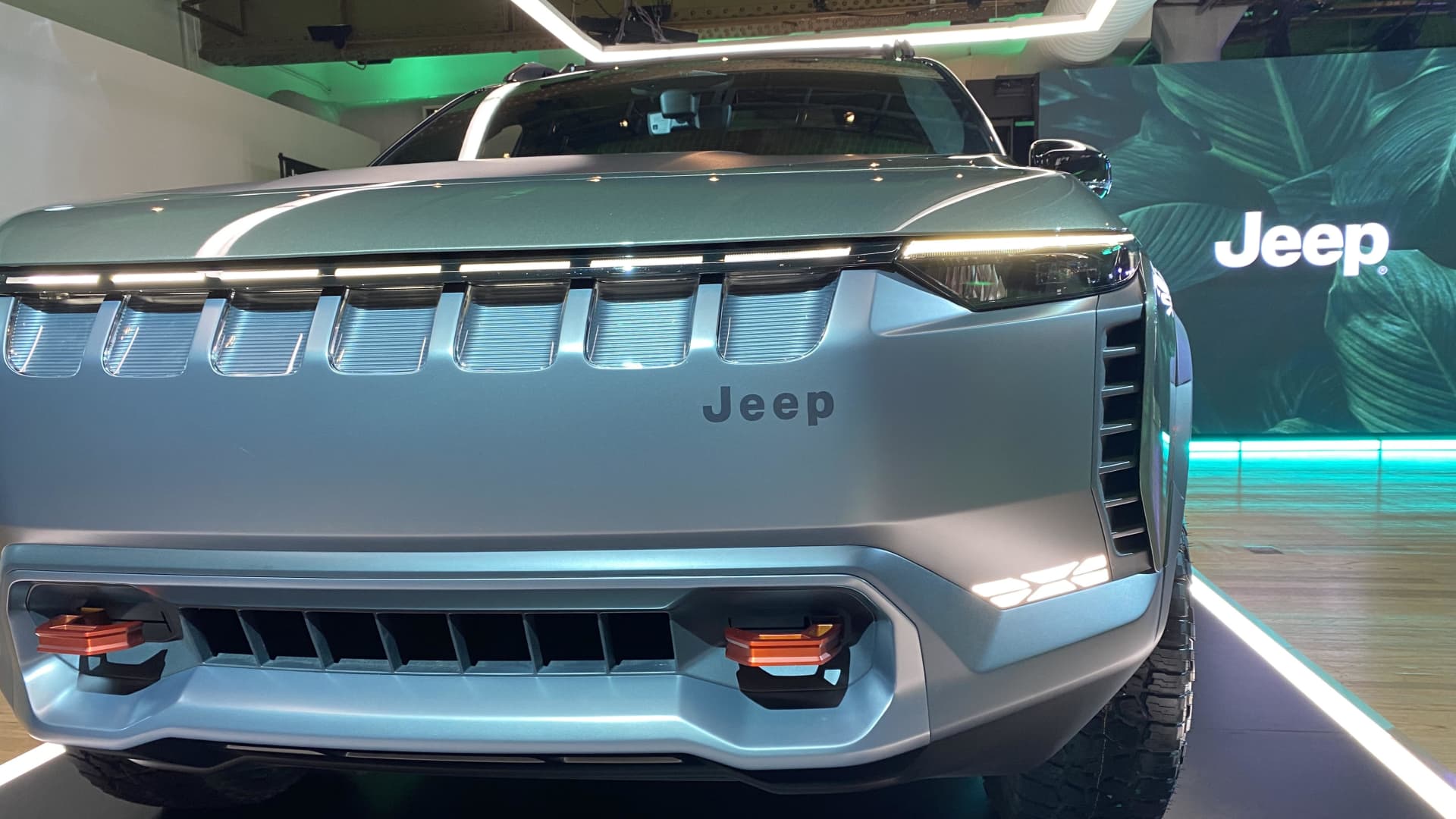  Jeep Wagoneer S Trailhawk EV concept