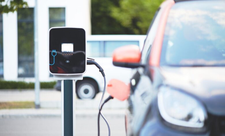 AI-controlled stations can charge electric cars while offering drivers personalized prices AI-controlled stations can charge electric cars while offering drivers personalized prices
