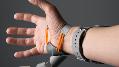 Researchers Develop Robotic ‘Third Thumb’ for One-Handed Tasks