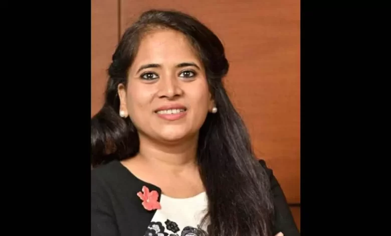How HEN 2.0 Empowering women entrepreneurs to thrive together How HEN 2.0 Empowering women entrepreneurs to thrive together