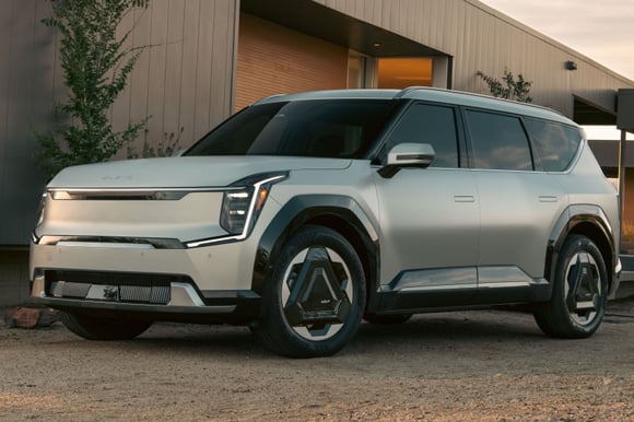 2024 Kia EV9 silver color front view