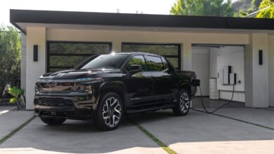 GM demos its new Energy products by running a mansion off a Silverado EV