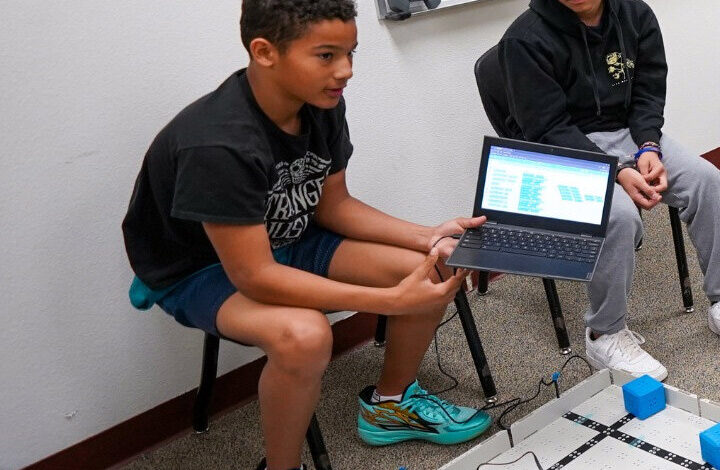 Queen Creek robotics team among tops in world Queen Creek robotics team among tops in world
