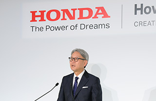 Honda President Mibe Toshihiro announces the automaker’s software investment strategy on May 16.