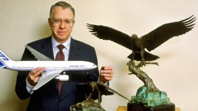 Frank Shrontz, 92, Dies; Led Boeing in the Last of Its Golden Years