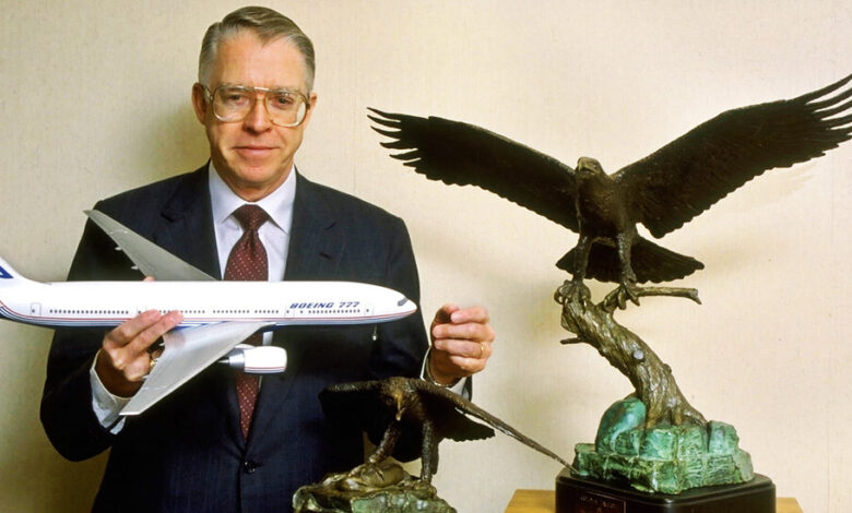 Frank Shrontz, 92, Dies; Led Boeing in the Last of Its Golden Years Frank Shrontz, 92, Dies; Led Boeing in the Last of Its Golden Years