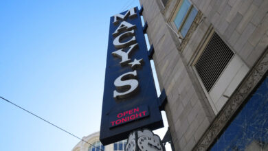 Macy’s Reports Another Drop in Sales