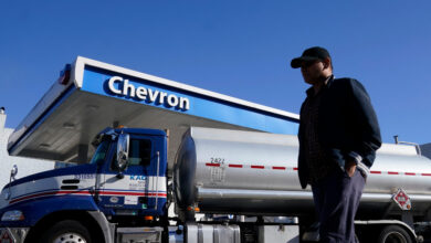 Chevron’s  Billion Oil Deal Is Backed by Hess Shareholders