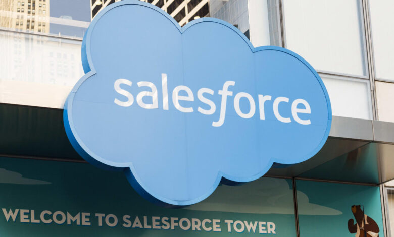 Salesforce stock is sinking on its Q2 earnings forecasts Salesforce stock is sinking on its Q2 earnings forecasts