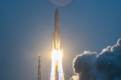 Robotic probe launched to lunar far side Robotic probe launched to lunar far side