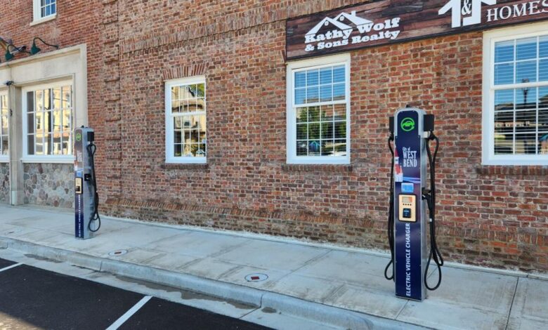 Electric vehicle charging stations installed in West Bend | Washington Co. News Electric vehicle charging stations installed in West Bend | Washington Co. News