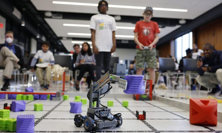Robo Crew offers robotics opportunities to Kenosha students Robo Crew offers robotics opportunities to Kenosha students