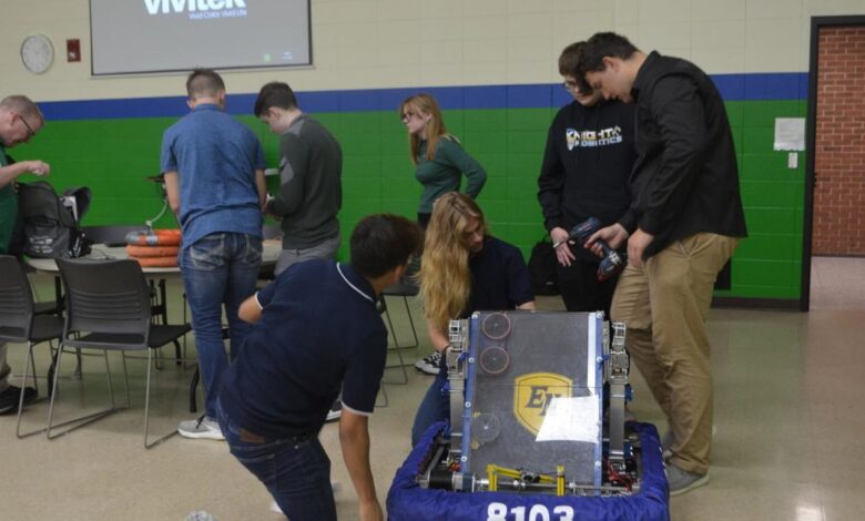 EN robotics team demonstrates real-world learning | News Sun