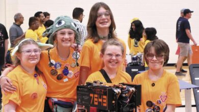 Fenton Middle School robotics girls win first | News for Fenton, Linden, Holly MI