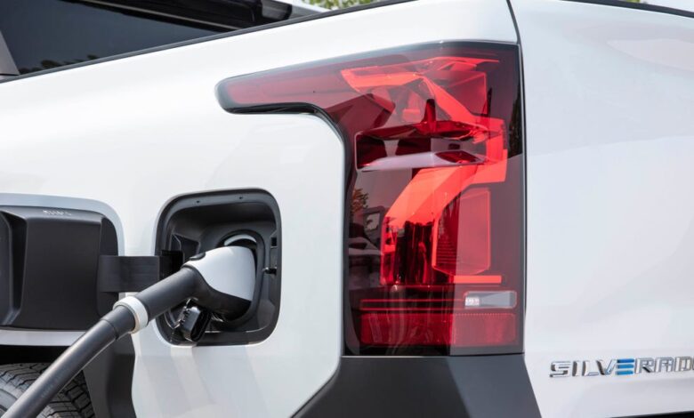 I Drove Chevy’s 2 New EVs. They May Not Be Enough to Turn the Tide. I Drove Chevy’s 2 New EVs. They May Not Be Enough to Turn the Tide.