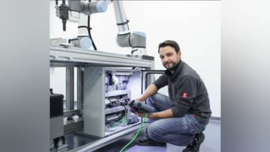 Universal Robots Integrates SRCI for PLC Programming of Robots