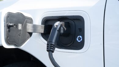 How much does it cost to charge an electric vehicle?