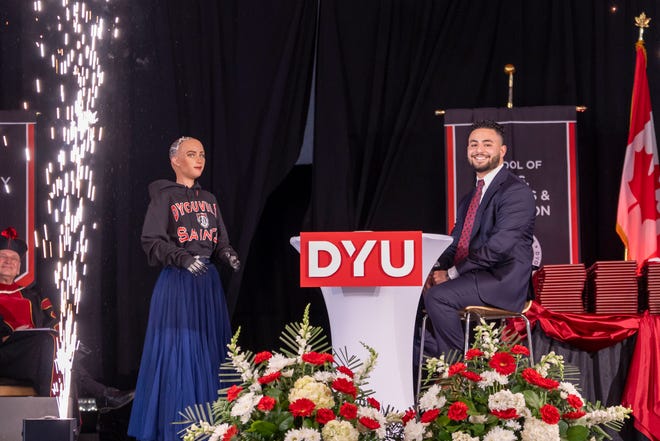 AI robot named Sophia gives D’Youville University commencement speech AI robot named Sophia gives D’Youville University commencement speech