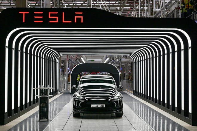 Tesla seat belt recall: Over 125,000 vehicles affected