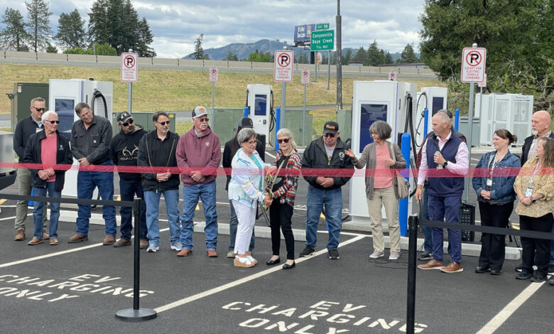 Cow Creek Umpqua Tribe opens universal EV charging station in Canyonville Cow Creek Umpqua Tribe opens universal EV charging station in Canyonville