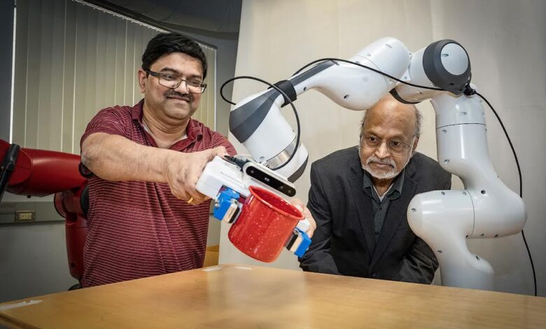 SBU’s IV Ramakrishnan scores .5 mln grant to design robotic arm for people with ALS SBU’s IV Ramakrishnan scores .5 mln grant to design robotic arm for people with ALS