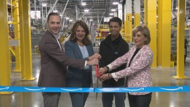 Amazon opens robotics warehouse in Calgary that comes with 1,500 jobs