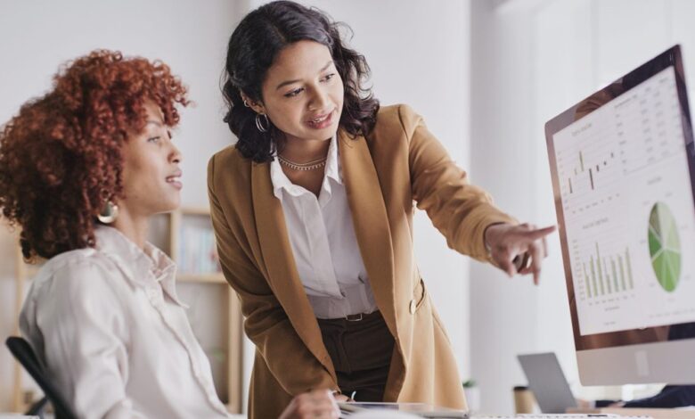 Data analytics vs. business analytics: What are the differences? Data analytics vs. business analytics: What are the differences?