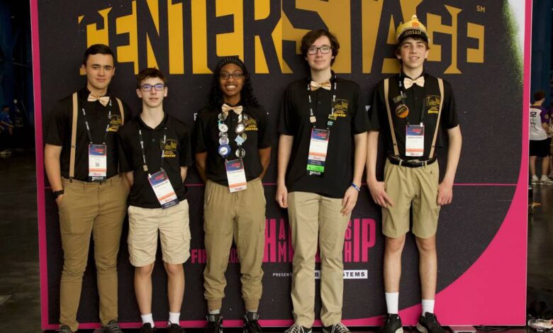 McHenry County high school robotics team competes at FIRST World Championships – Shaw Local McHenry County high school robotics team competes at FIRST World Championships – Shaw Local